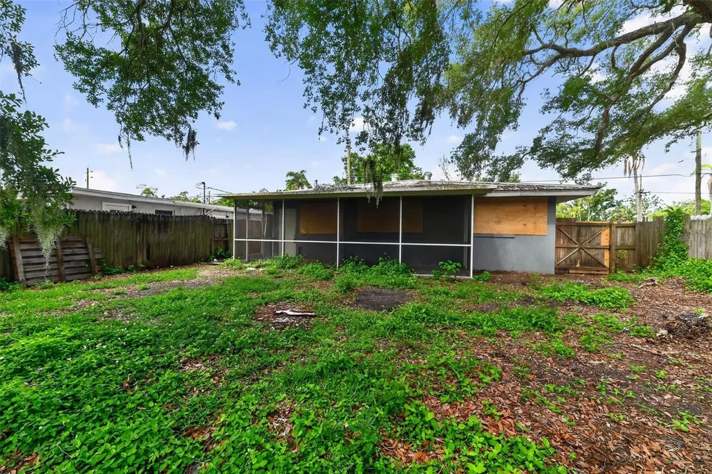 1423 18th Street W Bradenton FL 34205