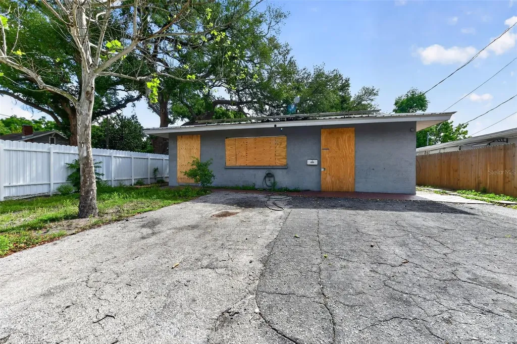 1423 18th Street W Bradenton FL 34205