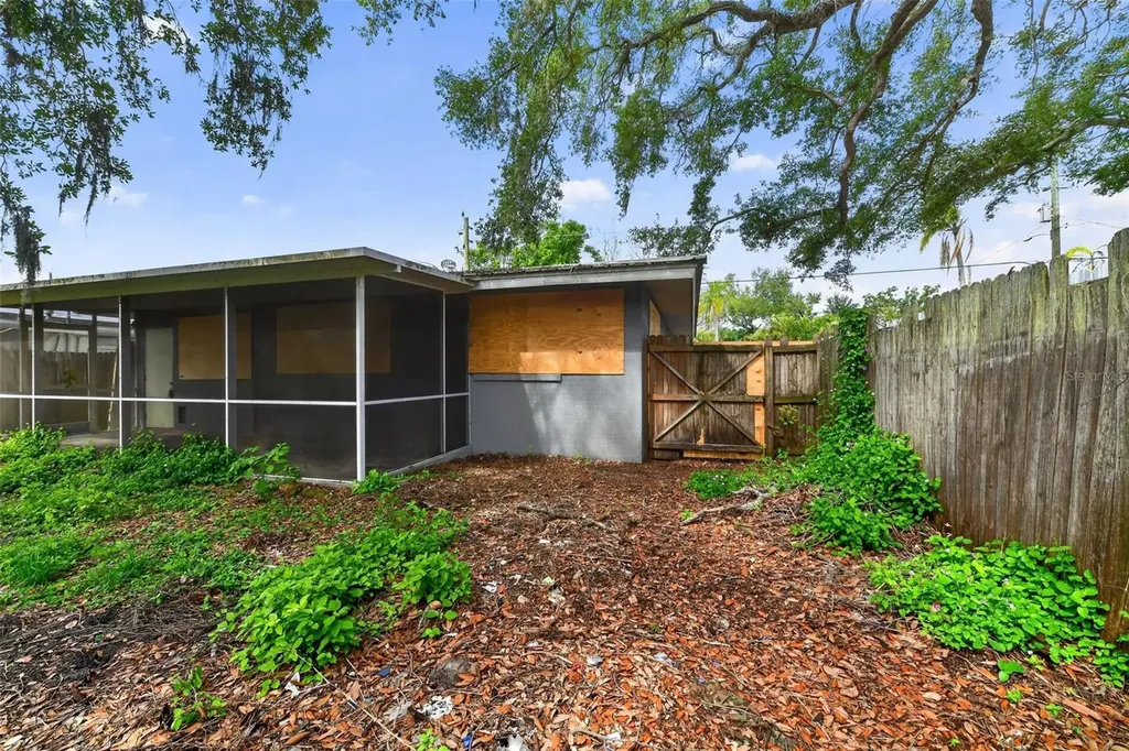 1423 18th Street W Bradenton FL 34205