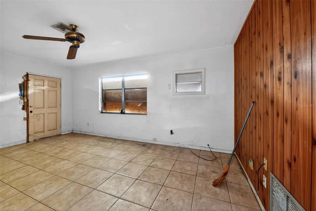 1423 18th Street W Bradenton FL 34205