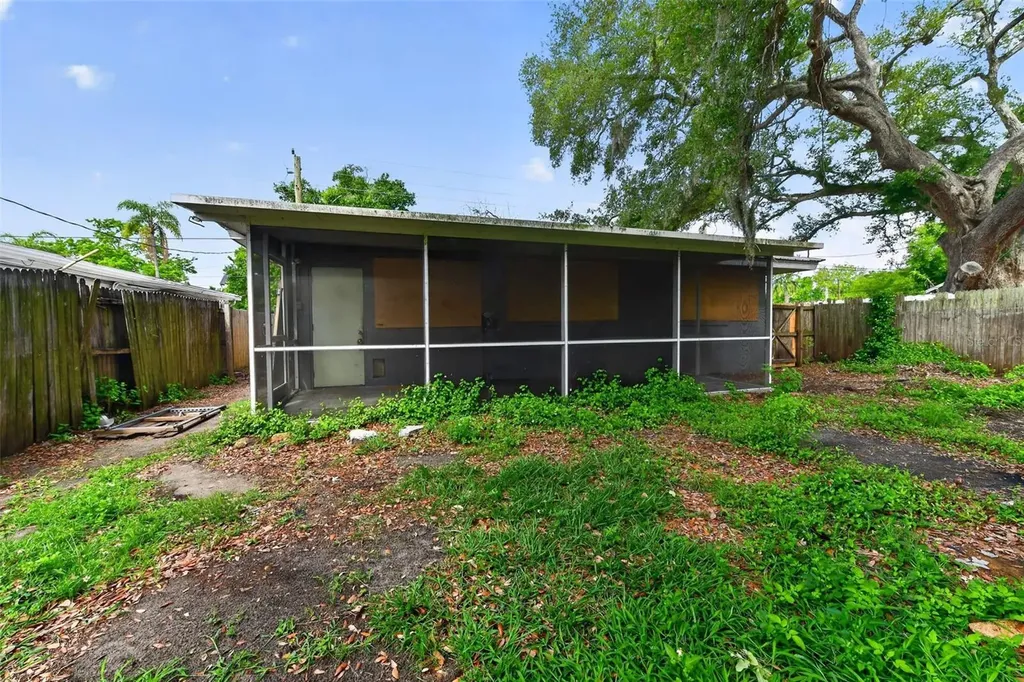 1423 18th Street W Bradenton FL 34205