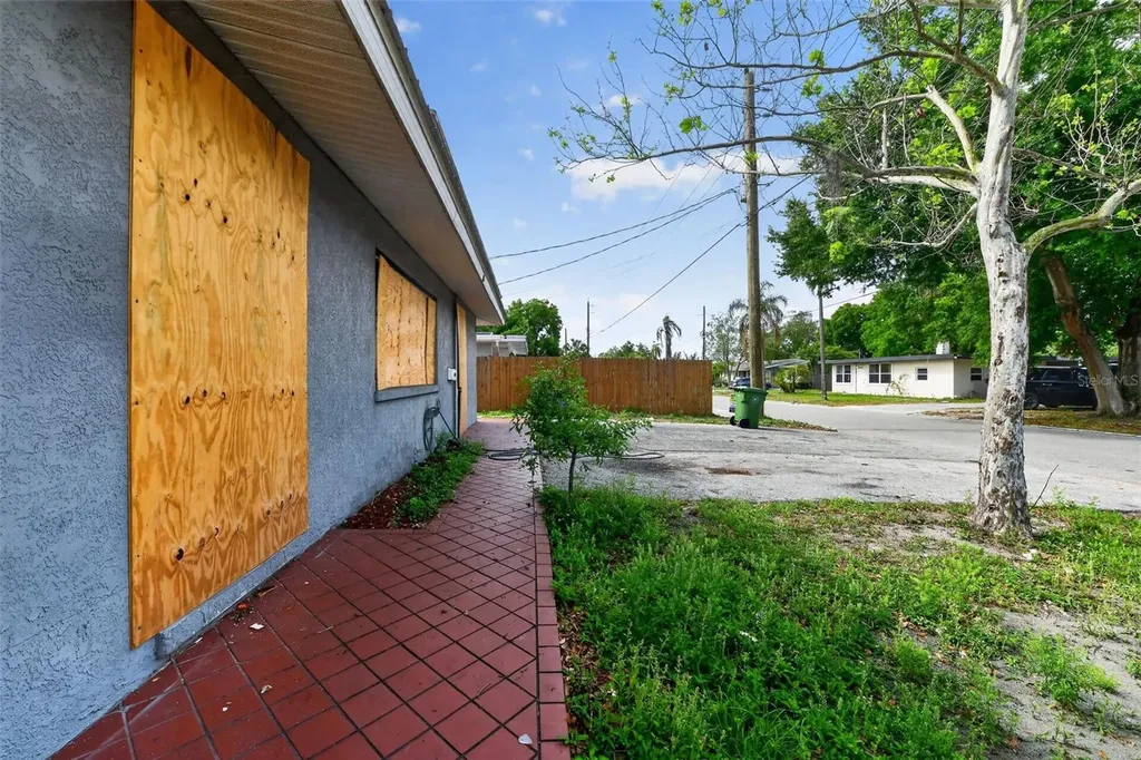 1423 18th Street W Bradenton FL 34205