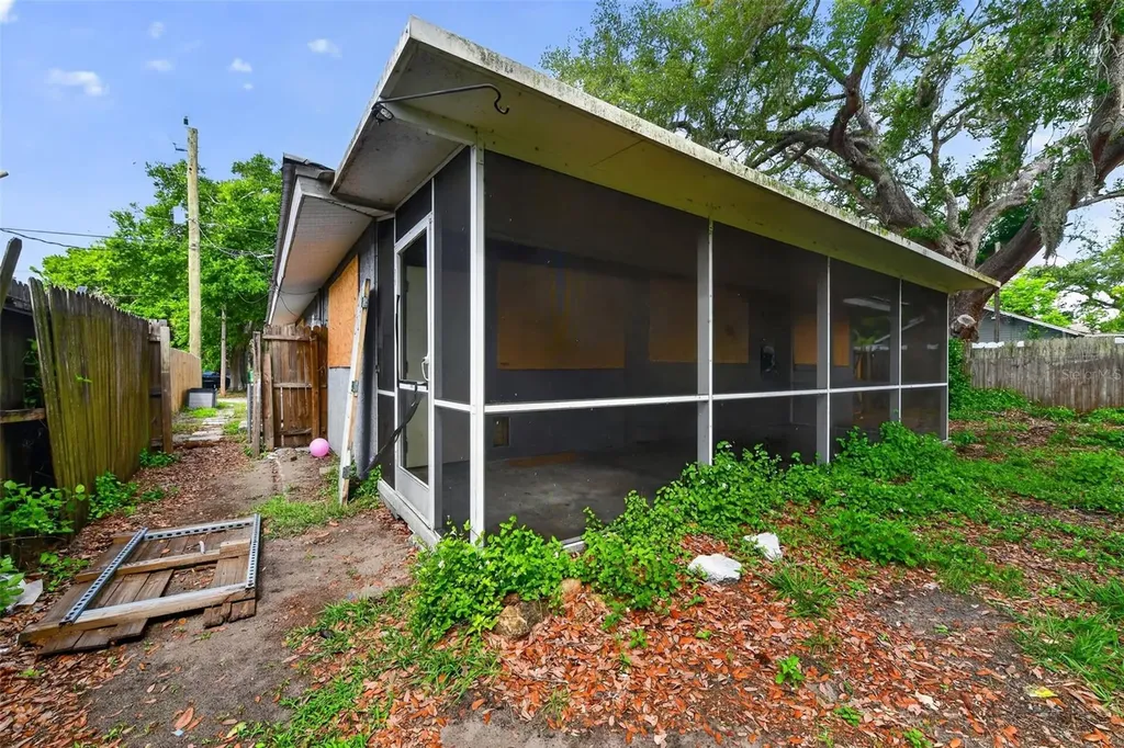 1423 18th Street W Bradenton FL 34205