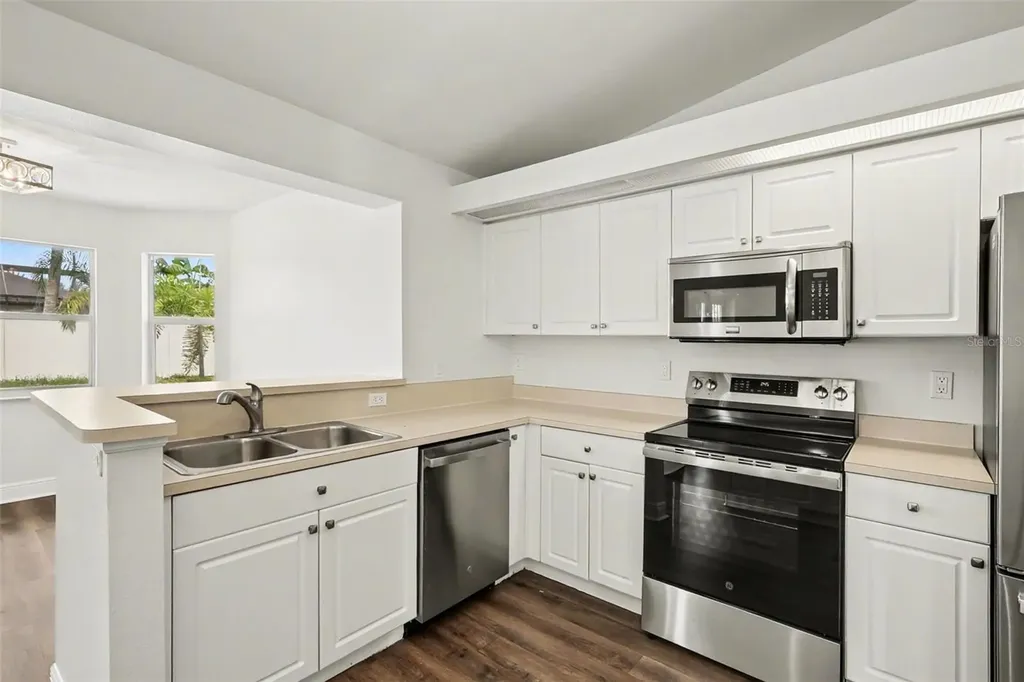 1303 SE 19th Street Cape Coral FL 33990