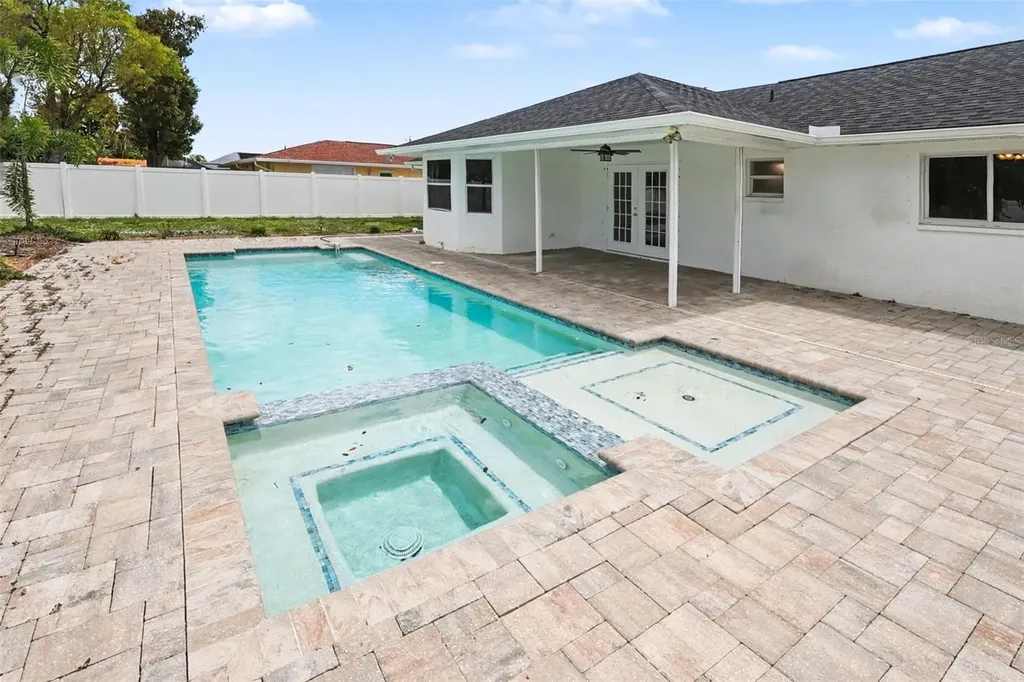 1303 SE 19th Street Cape Coral FL 33990