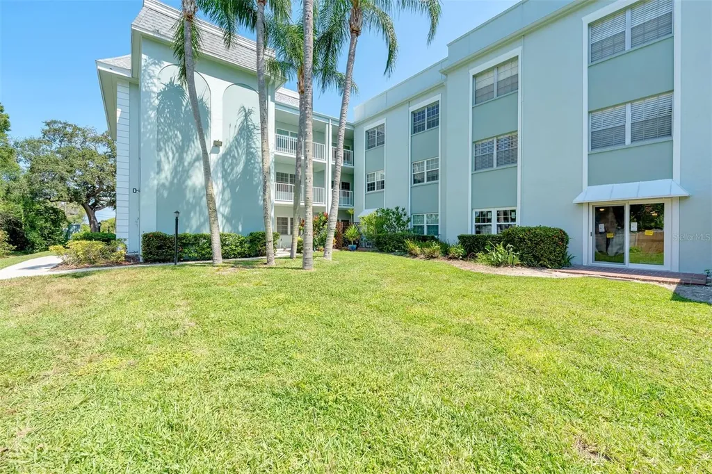 701 Poinsettia Road Belleair FL 33756