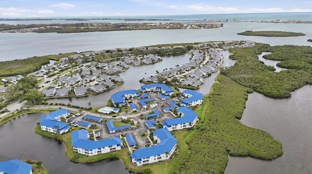 972 Sandpiper Circle Bradenton FL 34209