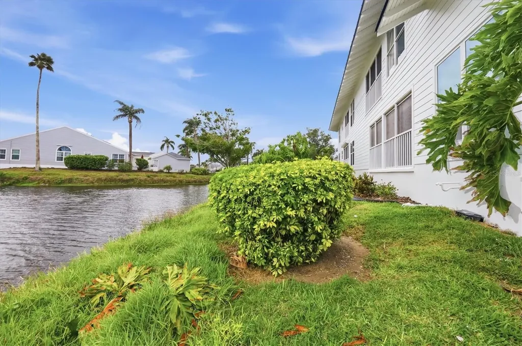 972 Sandpiper Circle Bradenton FL 34209