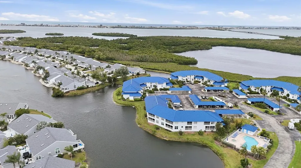 972 Sandpiper Circle Bradenton FL 34209