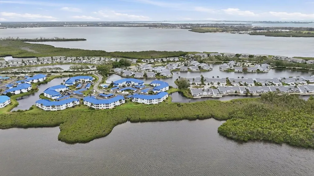 972 Sandpiper Circle Bradenton FL 34209