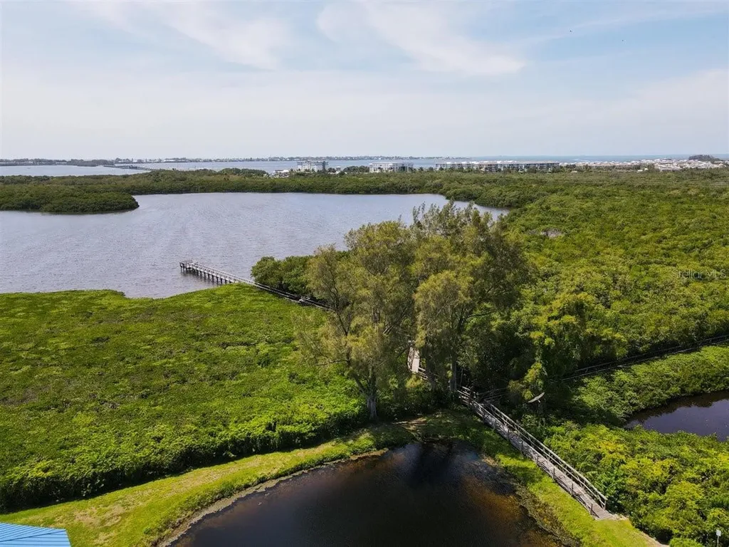 972 Sandpiper Circle Bradenton FL 34209