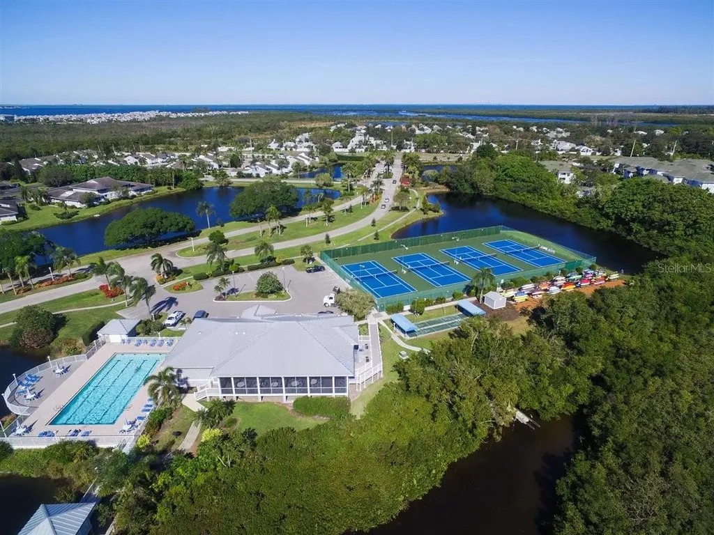972 Sandpiper Circle Bradenton FL 34209