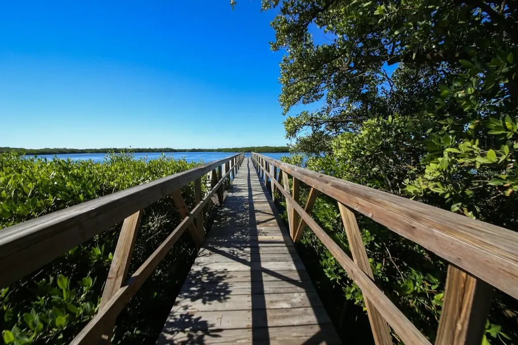 972 Sandpiper Circle Bradenton FL 34209