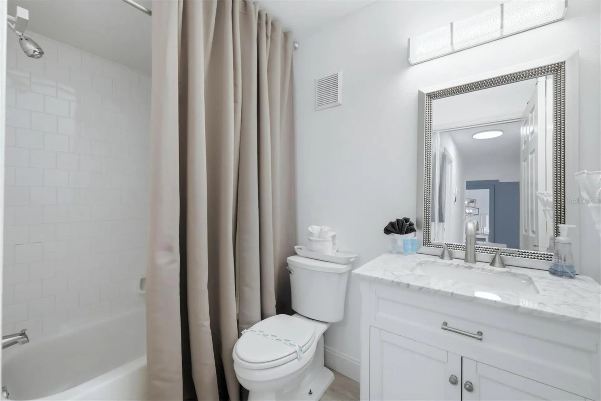 972 Sandpiper Circle Bradenton FL 34209