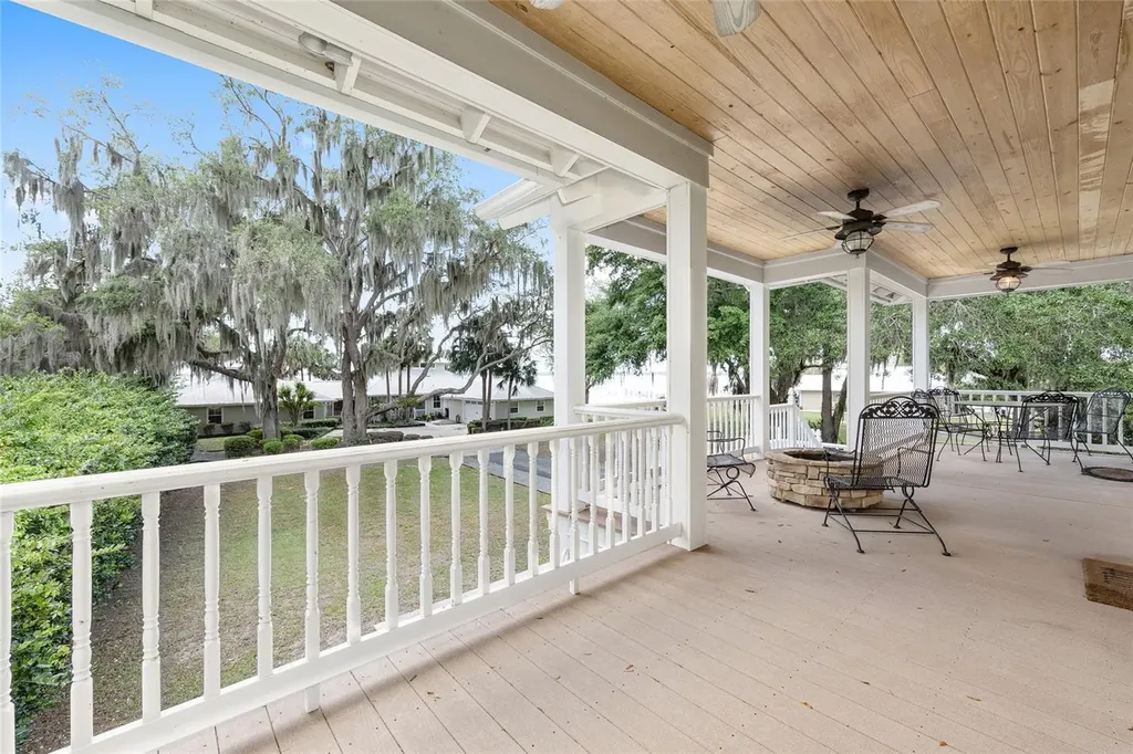 14261 SE 128th Street Ocklawaha FL 32179