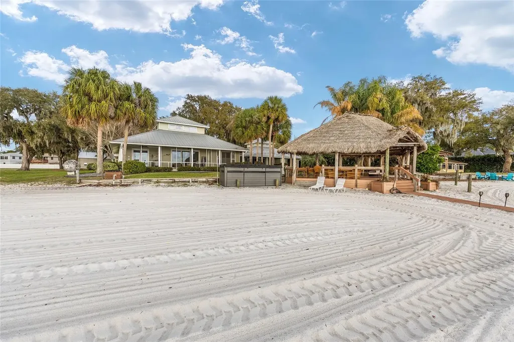 14261 SE 128th Street Ocklawaha FL 32179