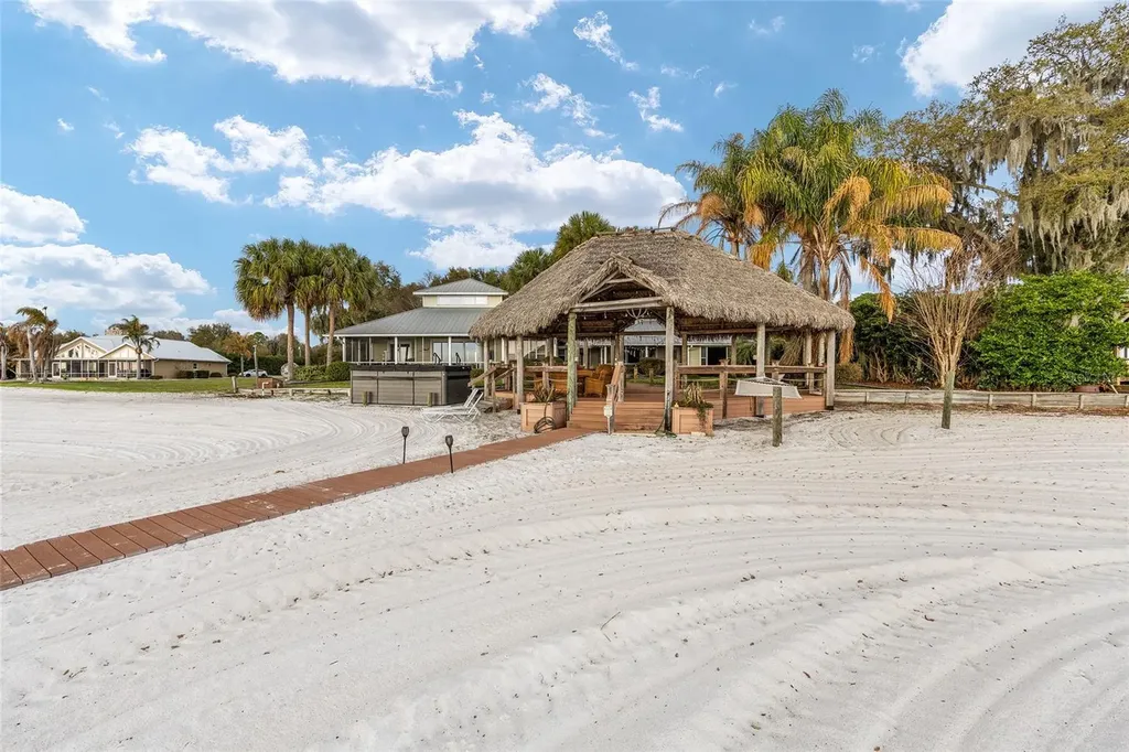 14261 SE 128th Street Ocklawaha FL 32179