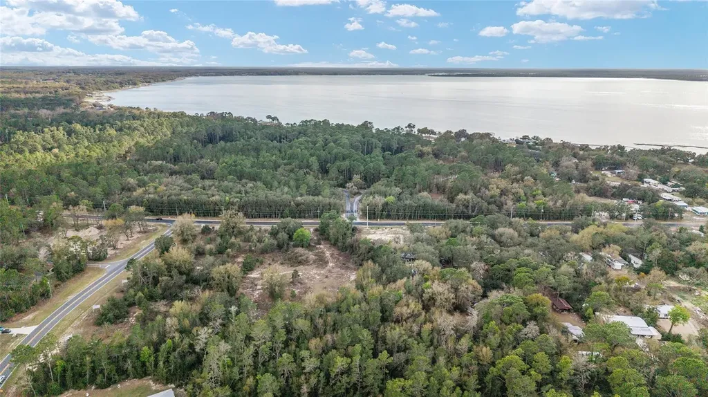 14261 SE 128th Street Ocklawaha FL 32179