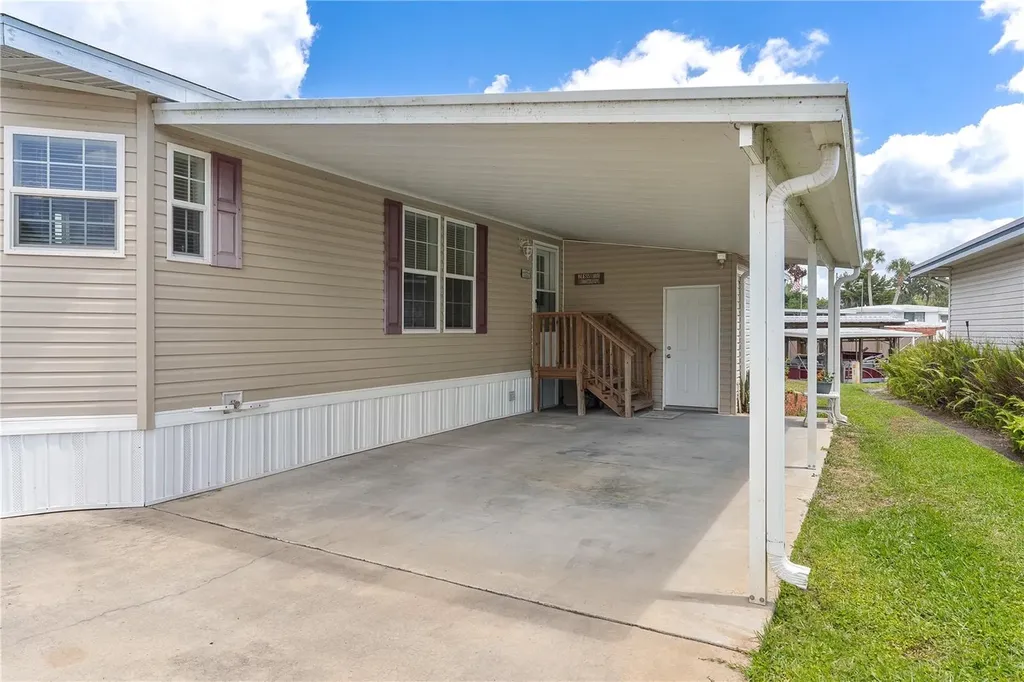 2417 Vindale Road Tavares FL 32778