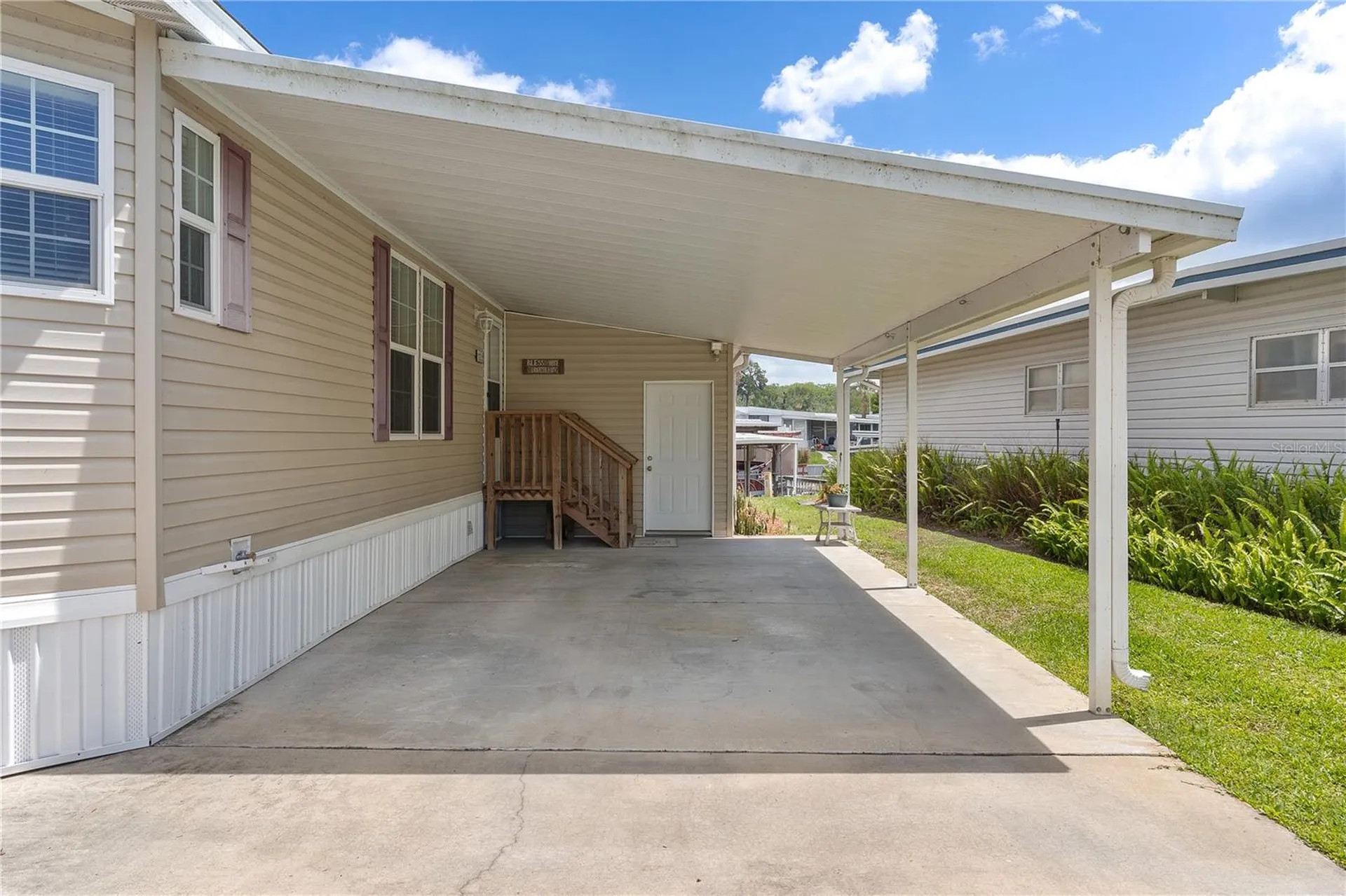 2417 Vindale Road Tavares FL 32778