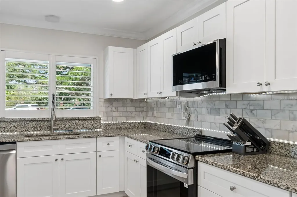 8270 30th Avenue N St Petersburg FL 33710