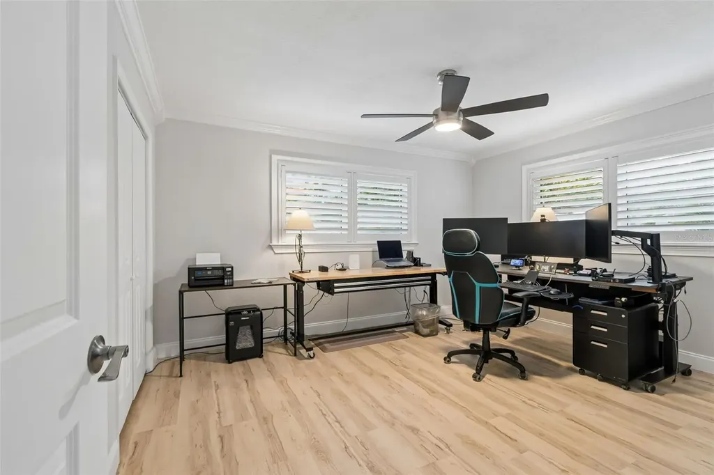 8270 30th Avenue N St Petersburg FL 33710