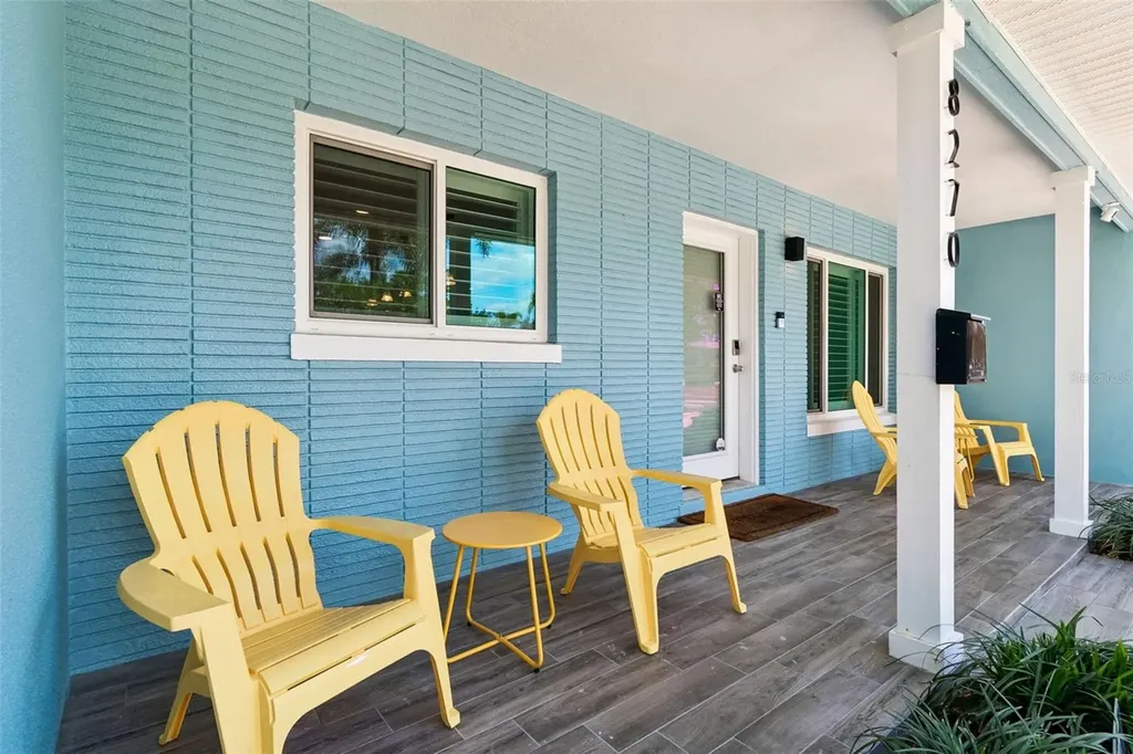 8270 30th Avenue N St Petersburg FL 33710