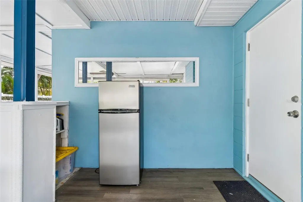 8270 30th Avenue N St Petersburg FL 33710
