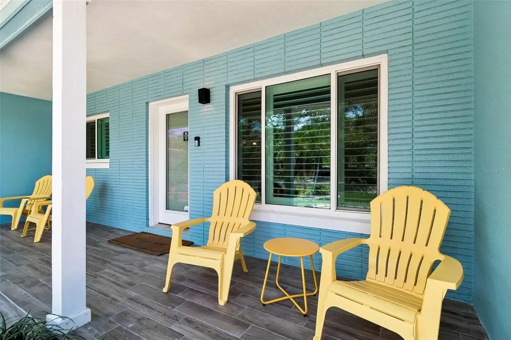 8270 30th Avenue N St Petersburg FL 33710