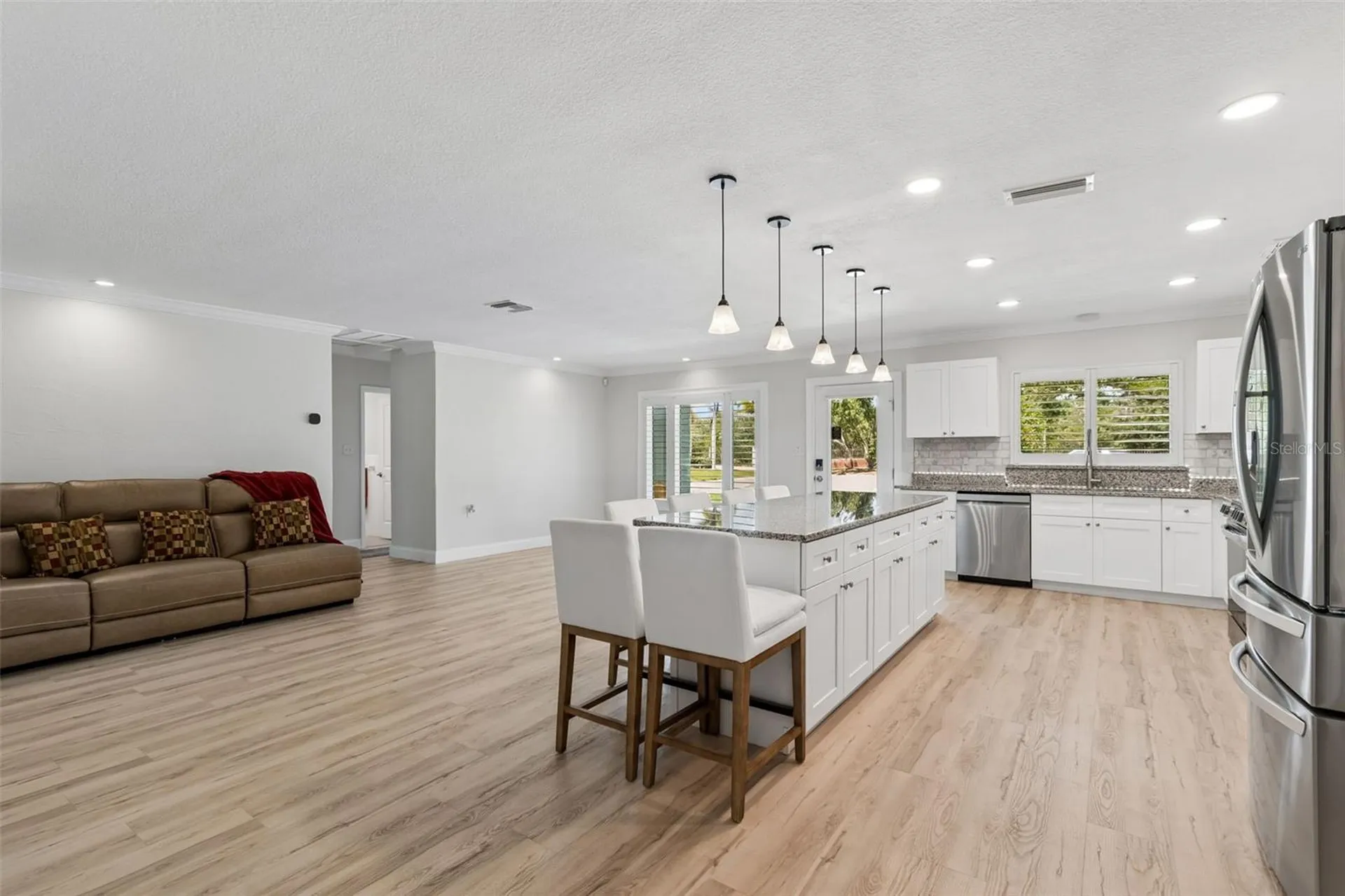 8270 30th Avenue N St Petersburg FL 33710