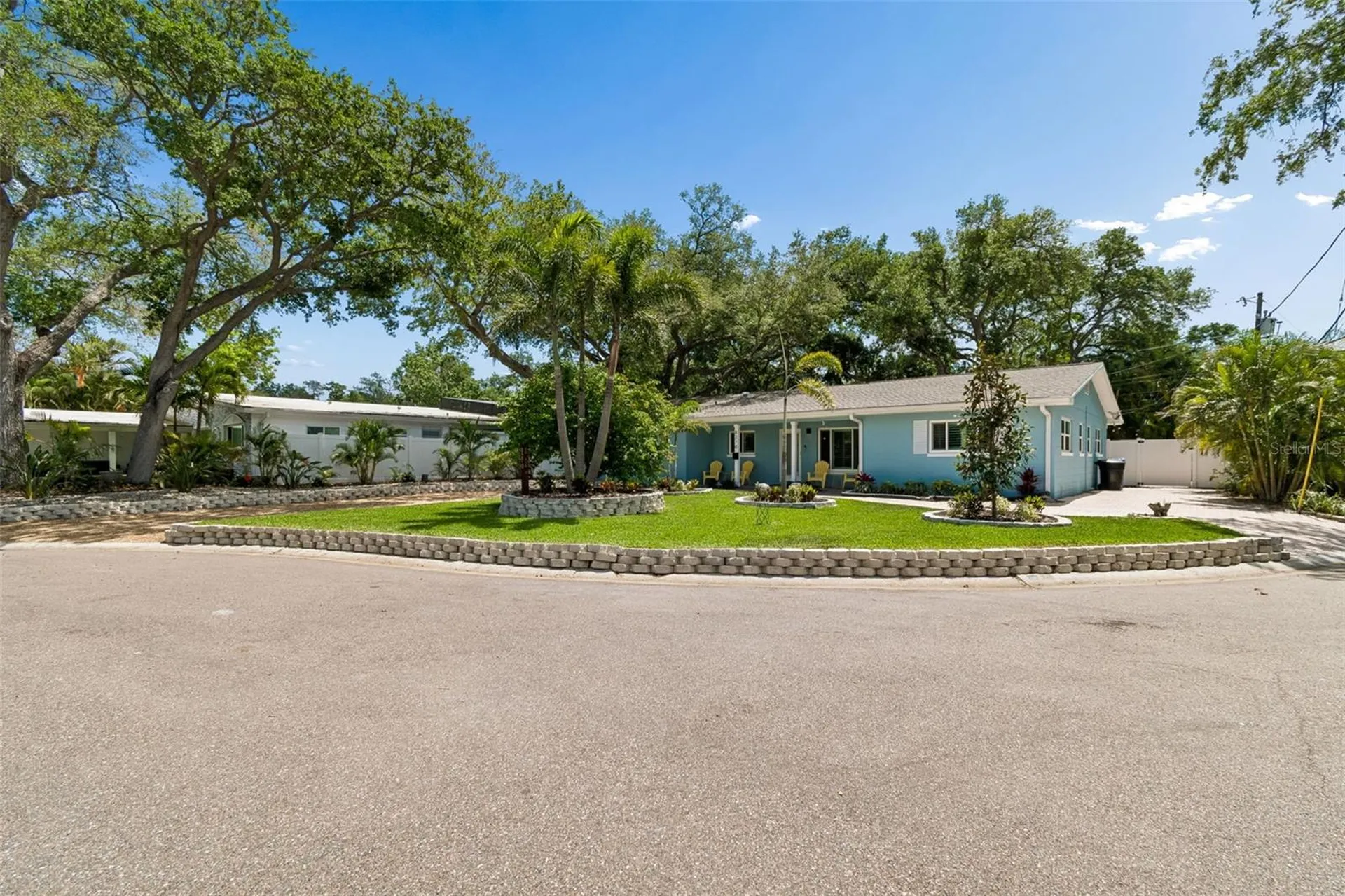 8270 30th Avenue N St Petersburg FL 33710