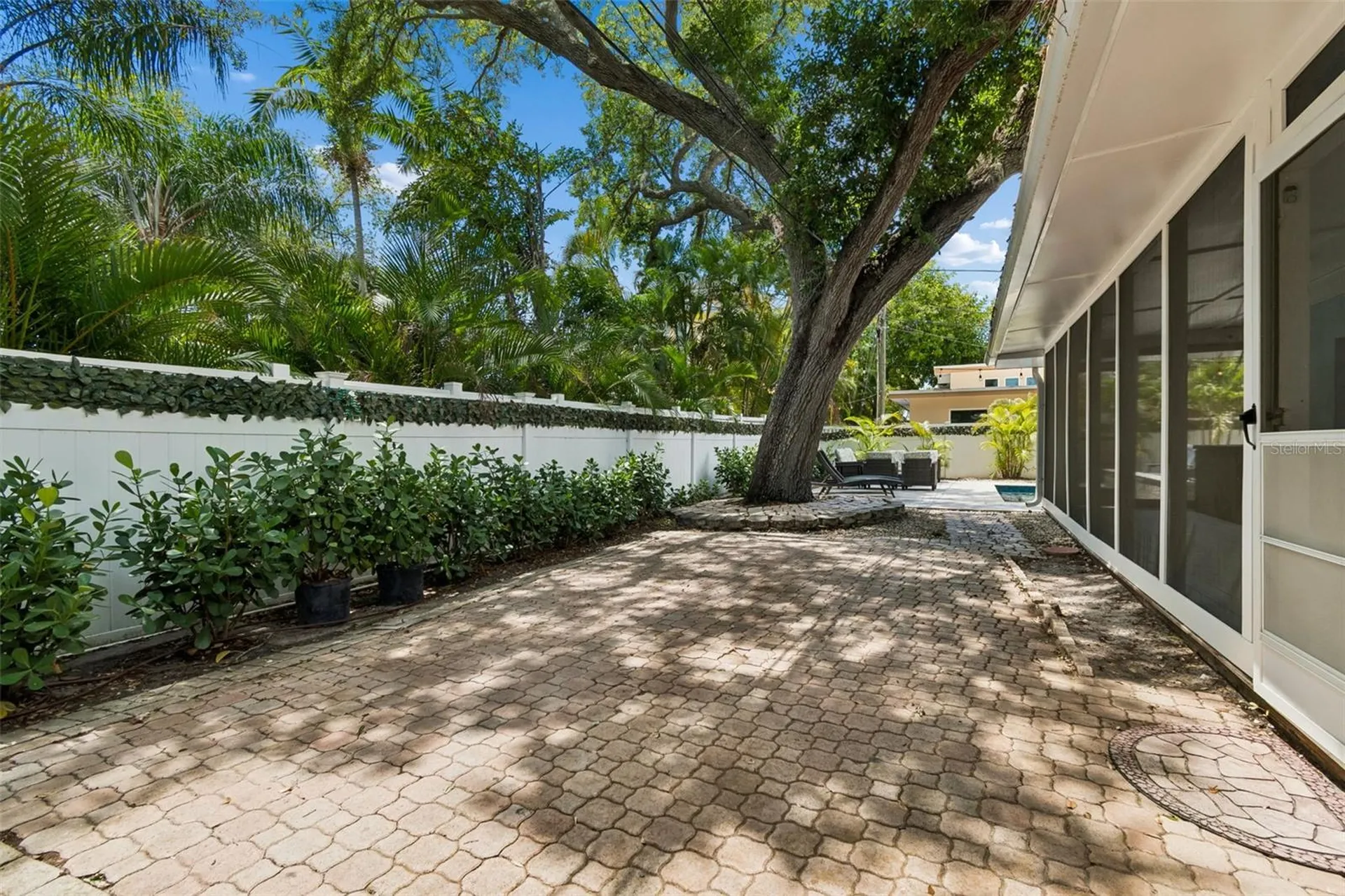 8270 30th Avenue N St Petersburg FL 33710