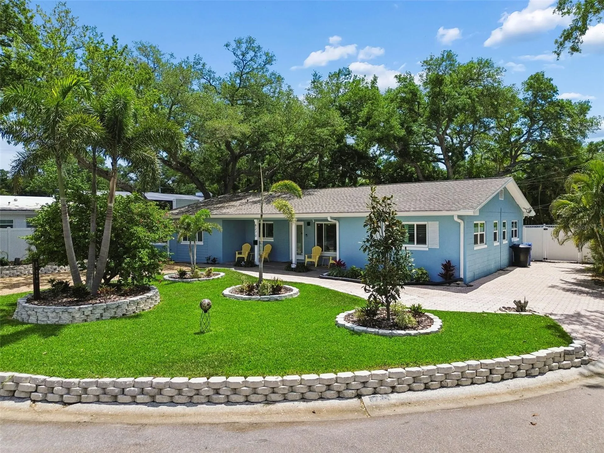 8270 30th Avenue N St Petersburg FL 33710