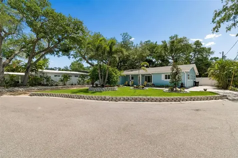 8270 30th Avenue N St Petersburg FL 33710