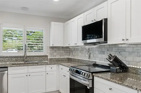 8270 30th Avenue N St Petersburg FL 33710