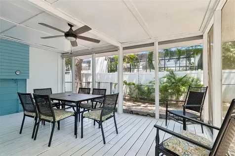 8270 30th Avenue N St Petersburg FL 33710