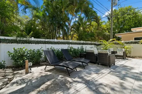 8270 30th Avenue N St Petersburg FL 33710