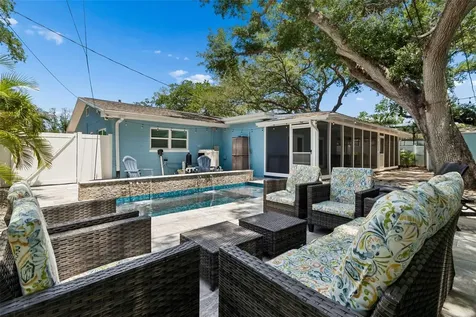 8270 30th Avenue N St Petersburg FL 33710