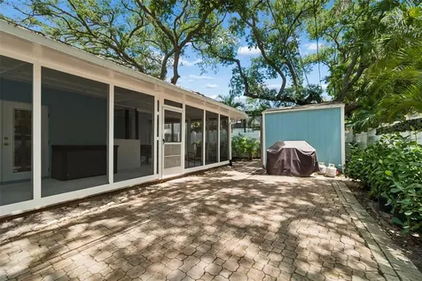 8270 30th Avenue N St Petersburg FL 33710