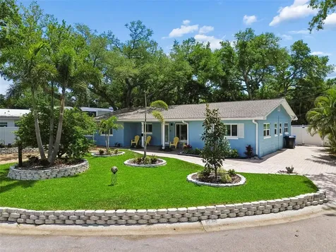 8270 30th Avenue N St Petersburg FL 33710