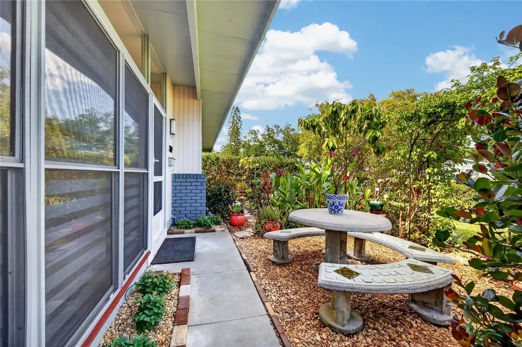 3962 60th Street N St Petersburg FL 33709