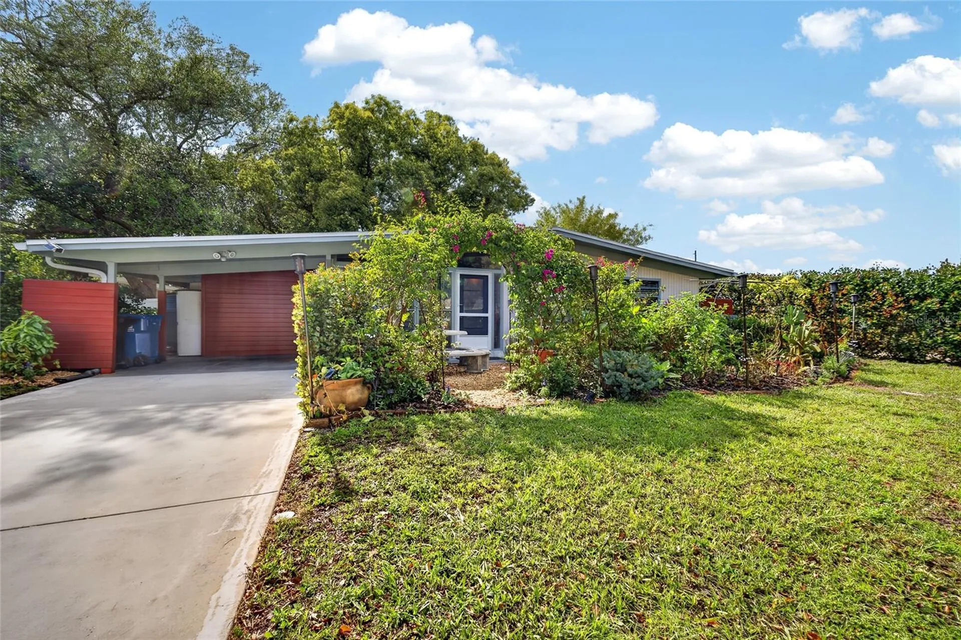 3962 60th Street N St Petersburg FL 33709