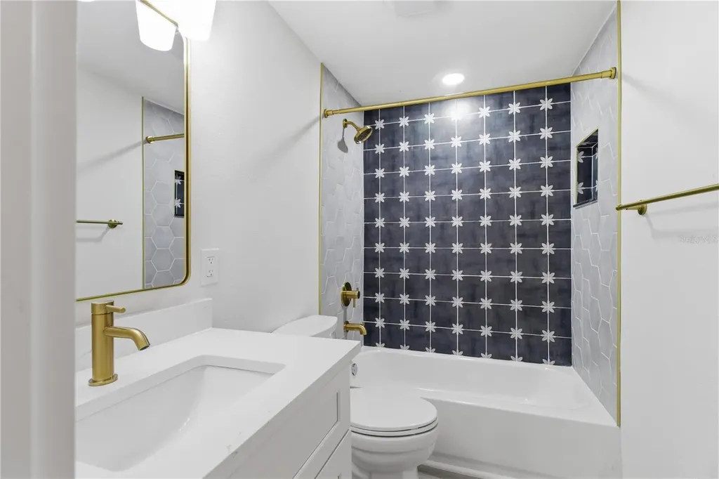 5211 25th Avenue S Gulfport FL 33707