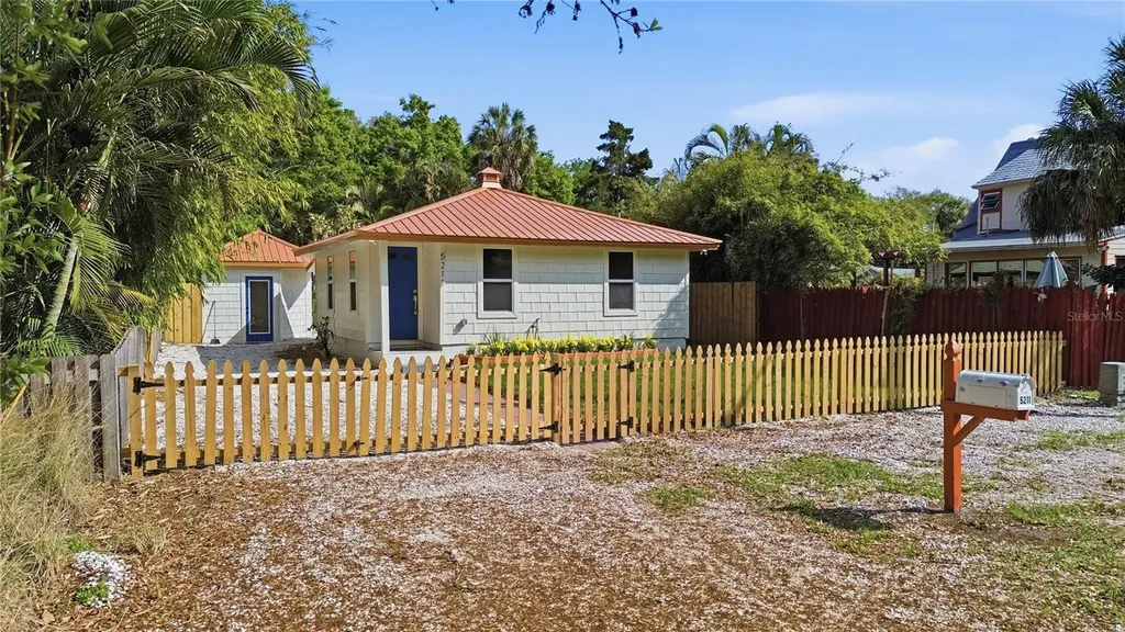 5211 25th Avenue S Gulfport FL 33707
