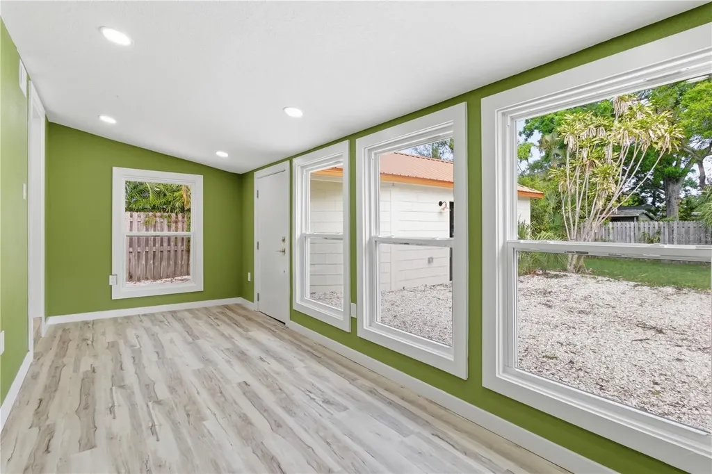 5211 25th Avenue S Gulfport FL 33707