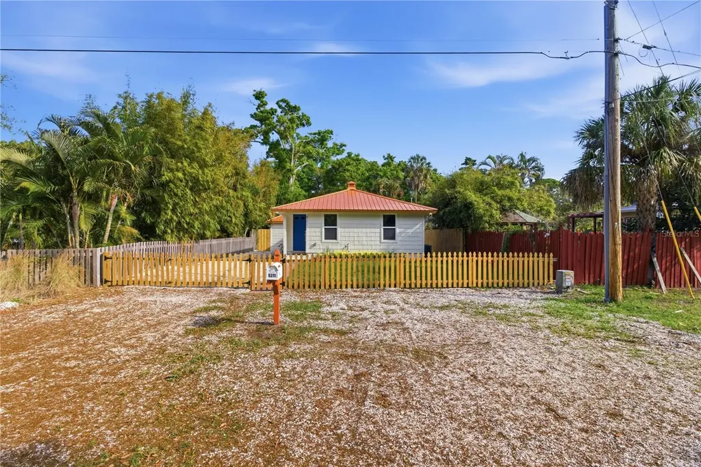 5211 25th Avenue S Gulfport FL 33707