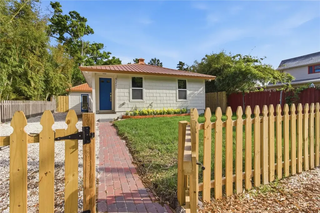 5211 25th Avenue S Gulfport FL 33707