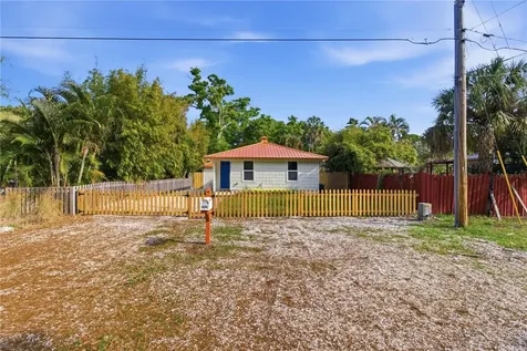 5211 25th Avenue S Gulfport FL 33707