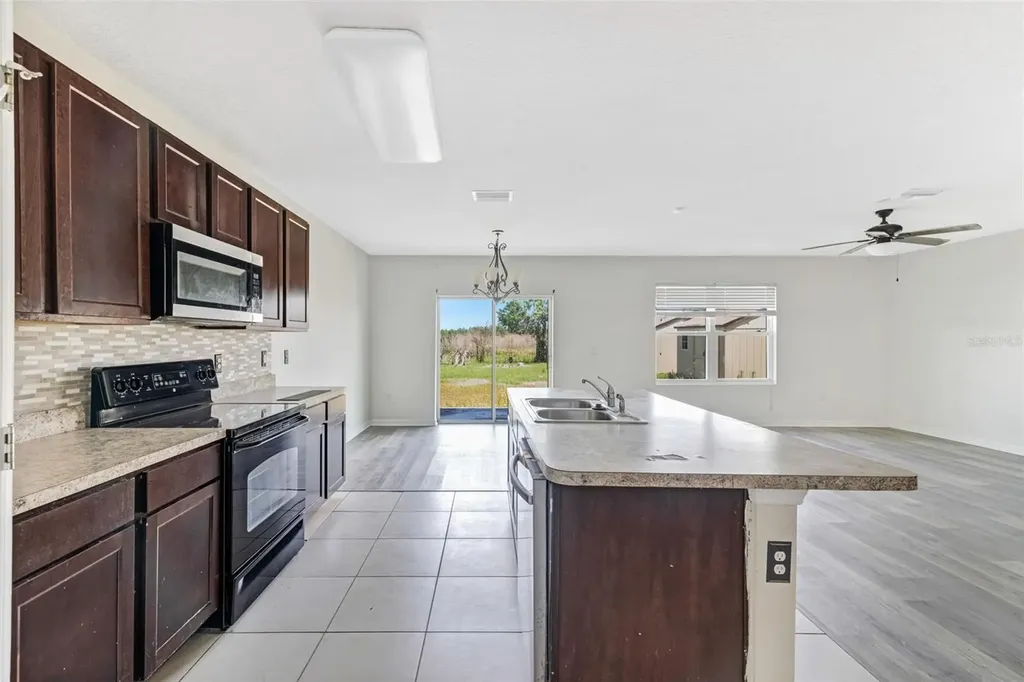 10019 Geese Trail Circle Sun City Center FL 33573