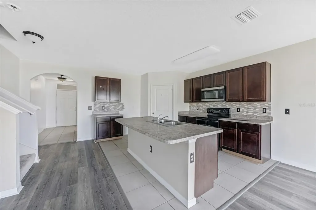 10019 Geese Trail Circle Sun City Center FL 33573